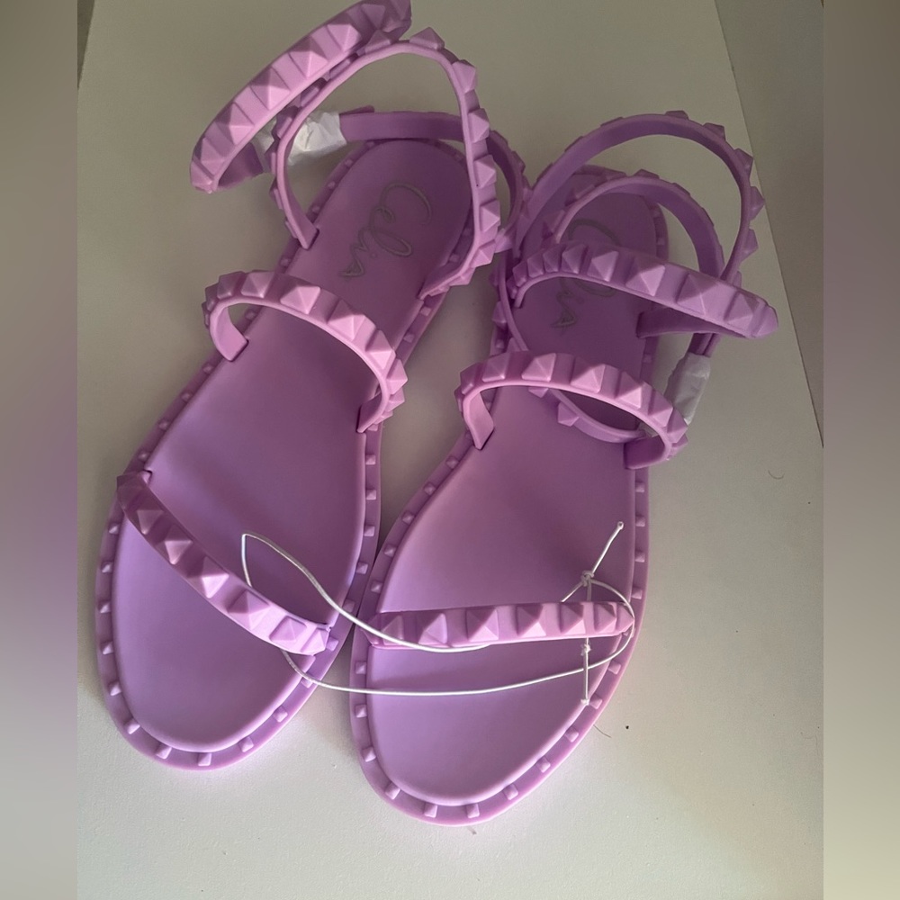 Sandals for woman’s size 7